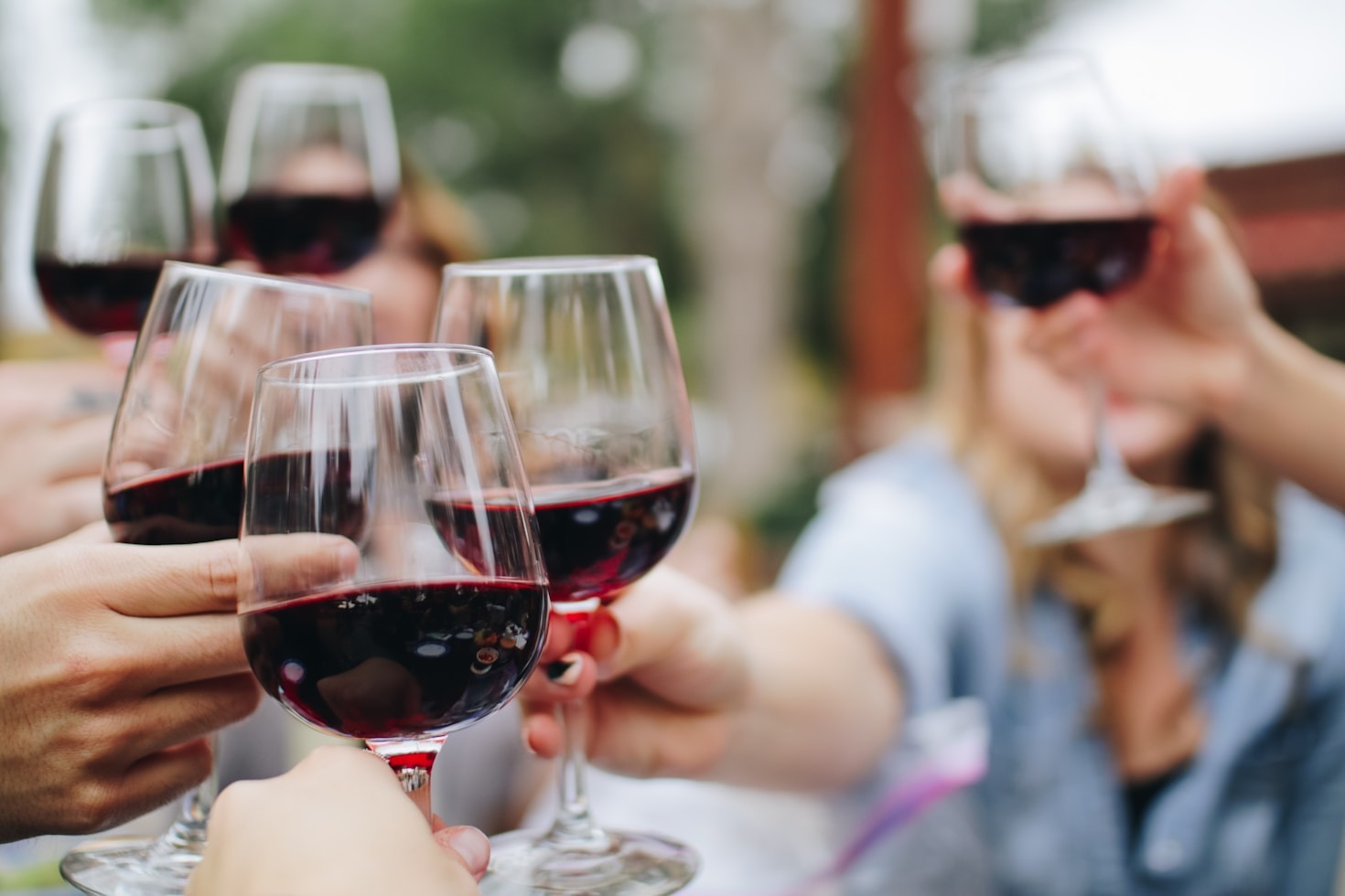 Come scegliere il vino perfetto per ogni piatto